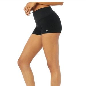 Alo Alosoft Aura Black Shorts